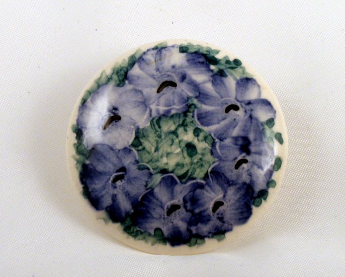 VINTAGE PIN BROOCH Ceramic Blue Flowers Circl Porcelain