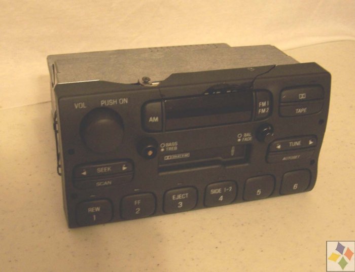 Lincoln Town Car AM/FM Stereo Tuner/Cassette OEM Part