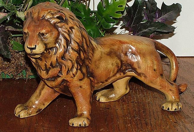 UCTCI Lion figurine bisque Made In Japan
