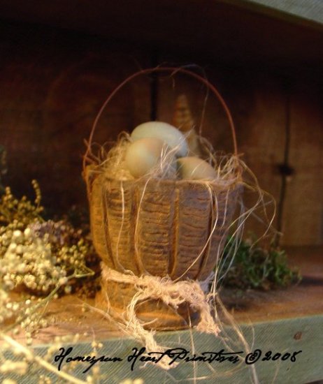 Primitive Beeswax Little Egg Basket