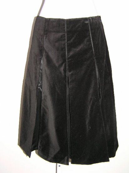 Burberry Pleated Velvet Black Skirt
