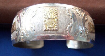 18K and Sterling Silver Cuff Bracelet with Gold Pendant Decoration