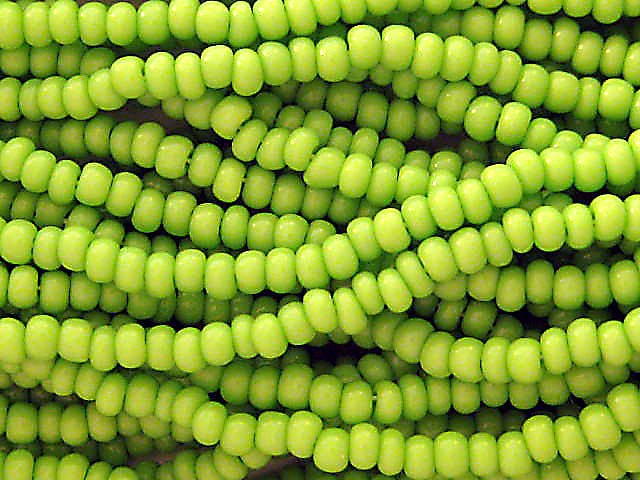 11/0 CZECH GLASS SEED BEADS OPAQUE PALE GREEN 1 HANK