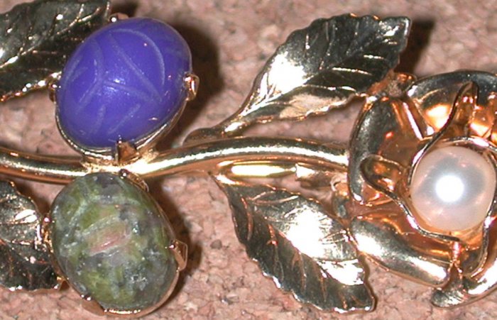 Carved hard Stone Scarab Flower Pin Brooch Vintage gold plated