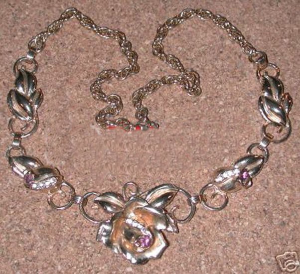 Gold-Tone Vintage Rhinestone Rose Necklace Purple Stones FREE SHIPPING DISCOUNT AVAILABLE