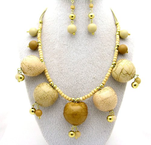 Brown/Tan Necklace Set