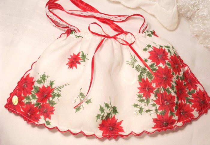 Christmas Vintage Pointsetta Hankie Purse - Handbag - Little Girl - Mother - Handkerchief Gift
