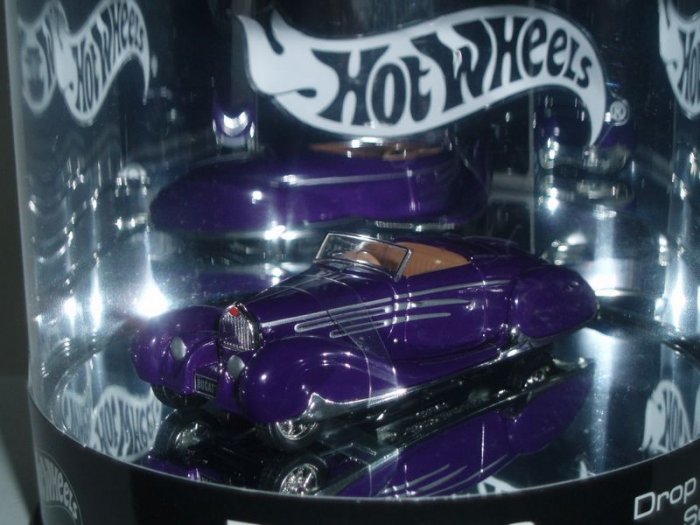 2004 Hot Wheels Showcase type 57c Bugatti Cabriolet..Purple