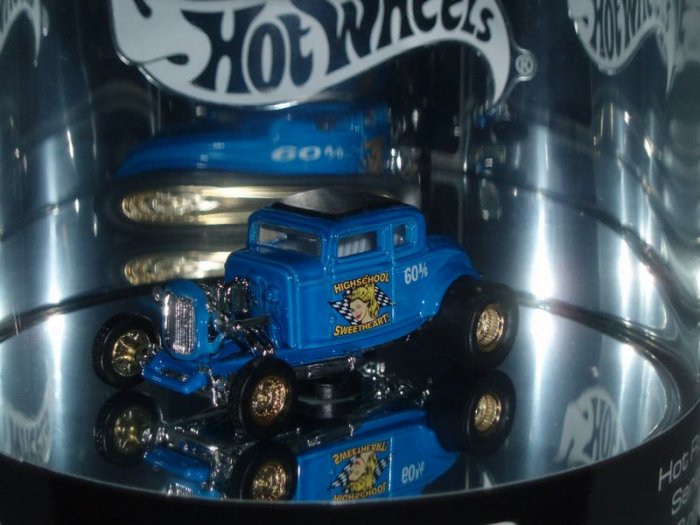 2004 Hot Wheels Showcase â32 Ford Coupe...Blue