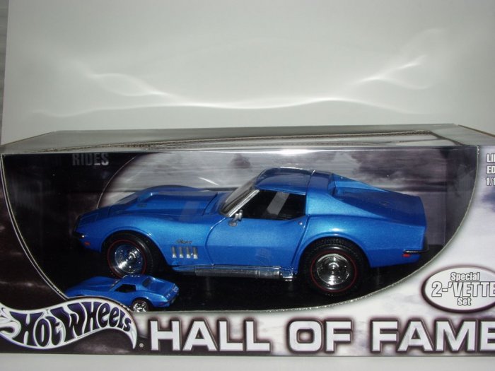Hot Wheels Hall of Fame Limited Edition 2 Vette Set..Blue..1/18 & 1/64 Scale