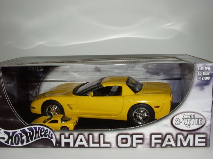Hot Wheels Hall of Fame Limited Edition 2 Vette Set..Yellow..C5..1/18 & 1/64 Scale