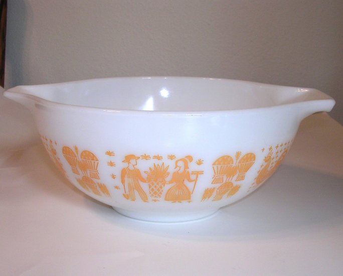 Vintage Pyrex Yellow Butterprint Mixing Bowl 2 and1/2 Quart Cinderella 2 1/2 Qt Kitchen Bowl