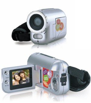 Cobra 3.1 MP DIGITAL VIDEO CAMERA with 1.5â TFT Color Display