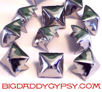 Pyramid Studs Half Inch 100 Count