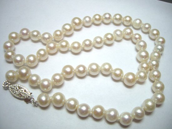 Classy White Pearl Necklace 18 inch - Free Shipping