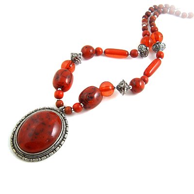 24600-resin with alloy necklace