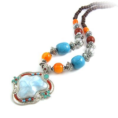 24601-resin with alloy necklace