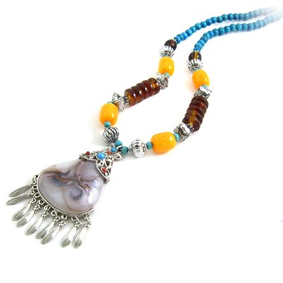 24610-resin with alloy necklace