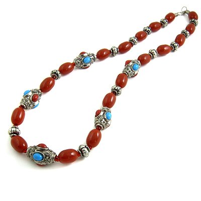 24616-resin with alloy necklace
