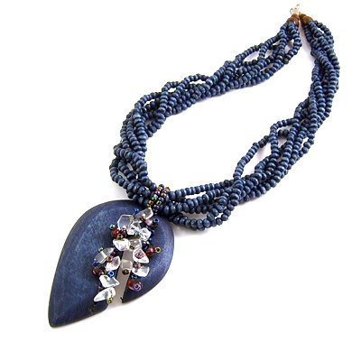 24619-resin with alloy necklace