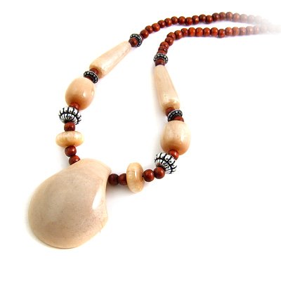 24622-resin with alloy necklace