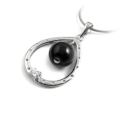 24648-Sterling silver with agate pendant