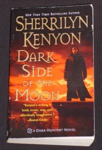 Sherrilyn Kenyon ~ DARK SIDE OF THE MOON ~ Dark Hunter 2006 Pb