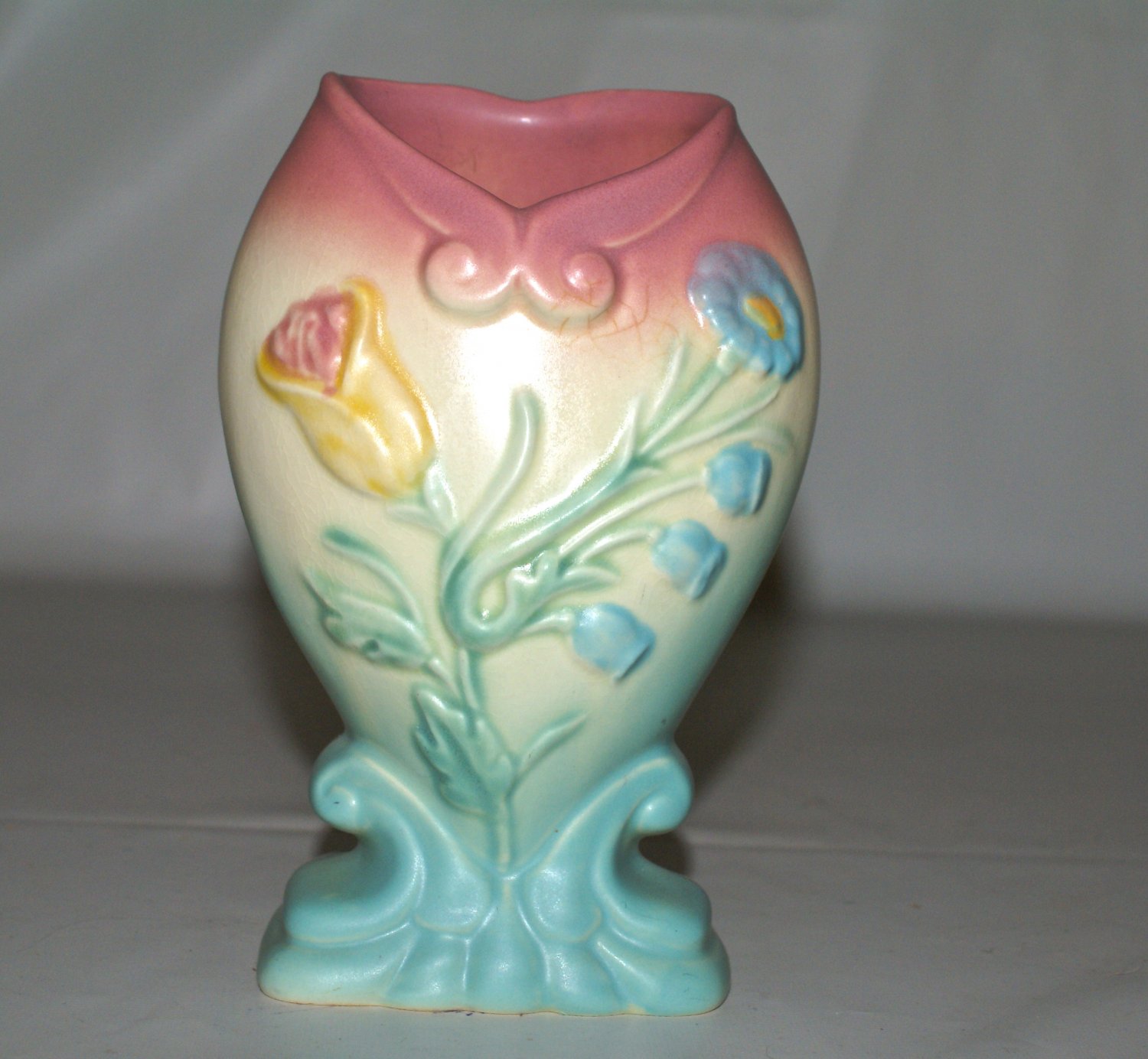 Hull Bow Knot Vase