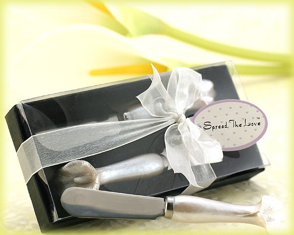 "Spread the Love" Pearl Callalily Spreader Set in Gift Box
