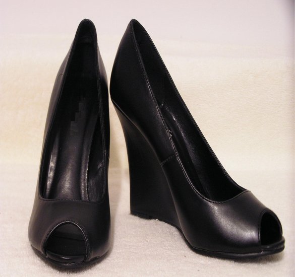SEXY BLACK OPEN TOE PLATFORM WEDGE SHOES SANDALS BY CLASSIFIED WOMEN SIZE 7 SASSY DIVA SHOES