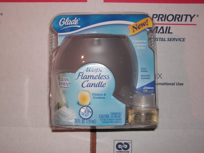 Glade Wisp Flameless Candle Clean Linen NEW