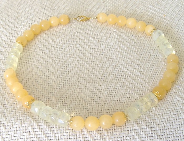 FREE SHIPPING Stunning pineapple quartz and aventurine choker necklace