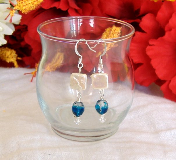 FREE SHIPPING blue and white earrings with mother of pearl