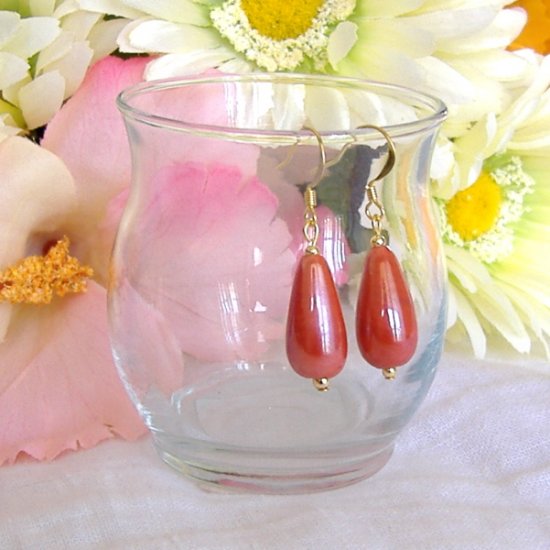 FREE SHIPPING Simple and elegant red glass earrings