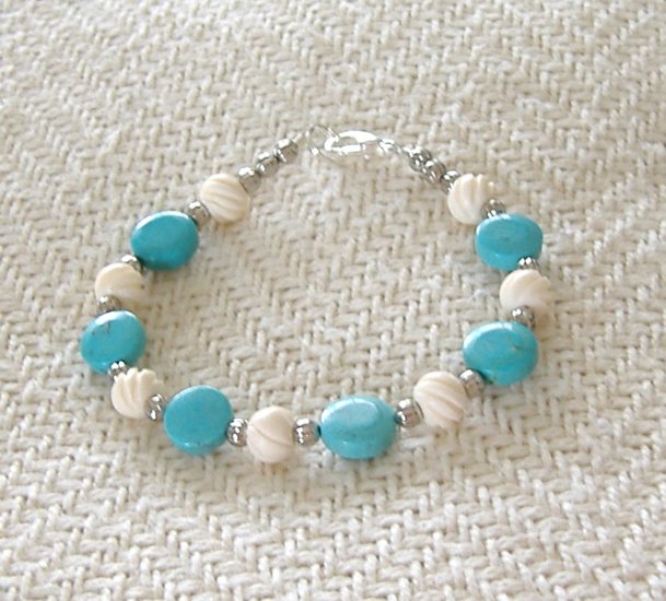 FREE SHIPPING Very pretty and simple light blue turquoise and bone bracelet