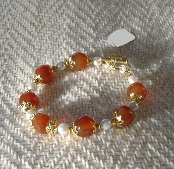 FREE SHIPPING Very Pretty red agate and white pearls bracelet Gold accents