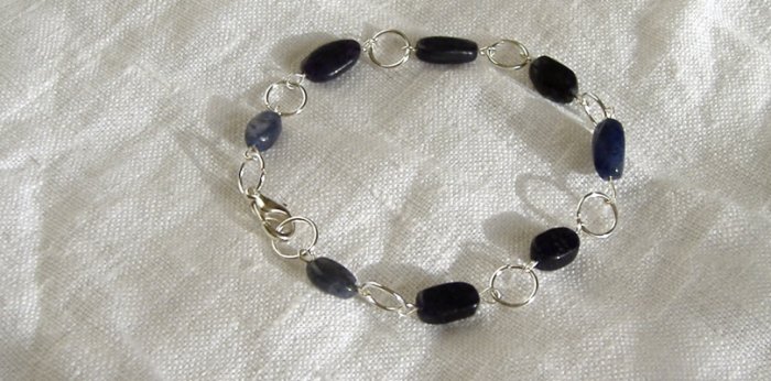 FREE SHIPPING perfect bracelet with denim jeans iolite stones