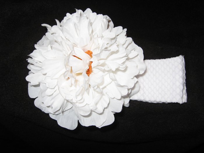 NEW! Extra-Large white flower clippie