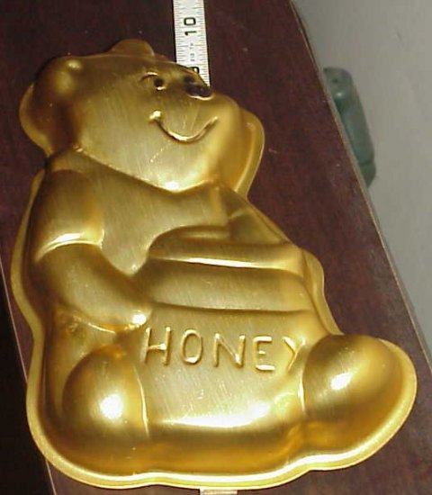 1976 Wilton Winnie the Pooh Cake Pan Mold WALT DISNEY