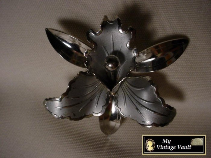 Vintage Large Silver Flower Pin