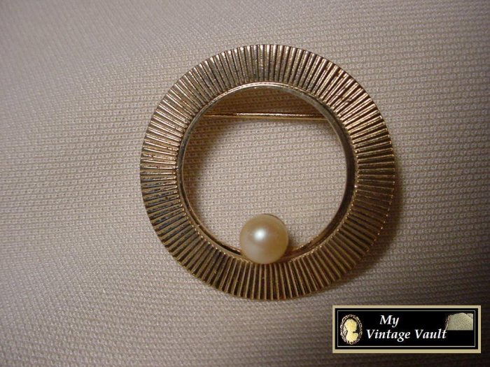 Vintage Gold Pin with Pearl