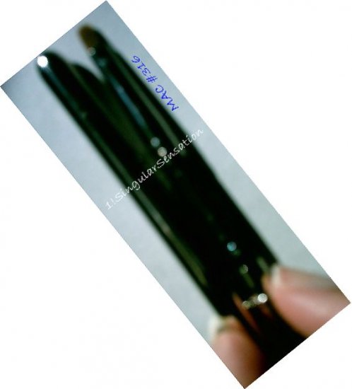 NEW MAC #316 Lipstick/Eyeliner Covered Makeup Brush + FREE Pigment Sample