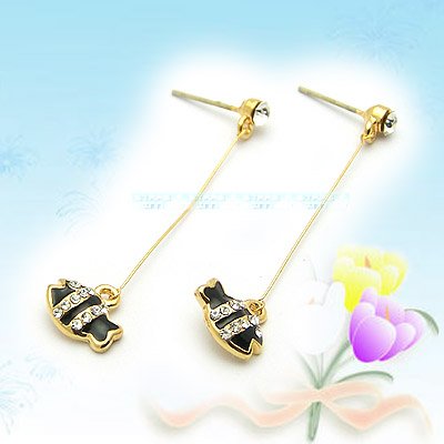 Cute Black Cartoon Fish Earrings E040131