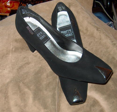 PIERRE DUMAS WOMAN’S BLACK 3-1/2 INCH HEEL PUMPS SHOES size 6-1/2