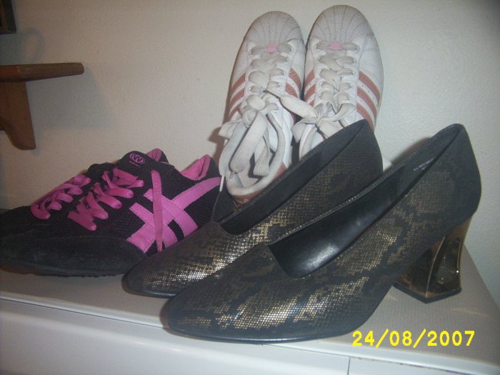 Womens used shoes x 3 size 9.5 Adidas Classique Wanted