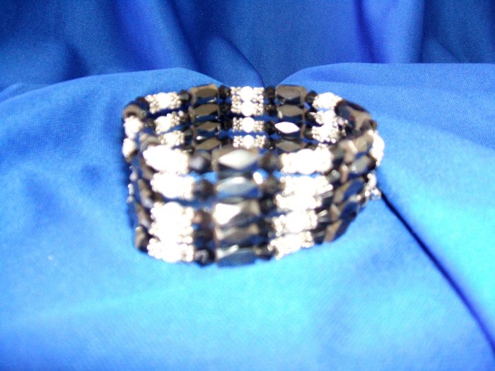 Black/White Magnetic Wrap