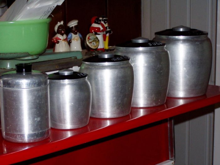 1950 aluminum spice cannister set w/all lids