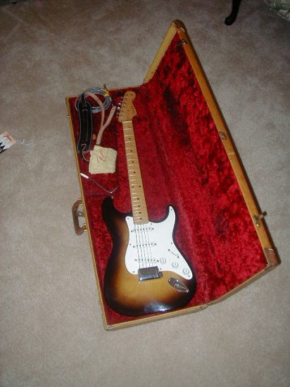 ORIGINAL 1956 Fender stratocaster ...NEAR MINT!!!!