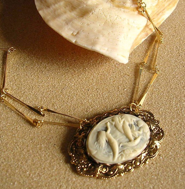Cameo Pendant Necklace