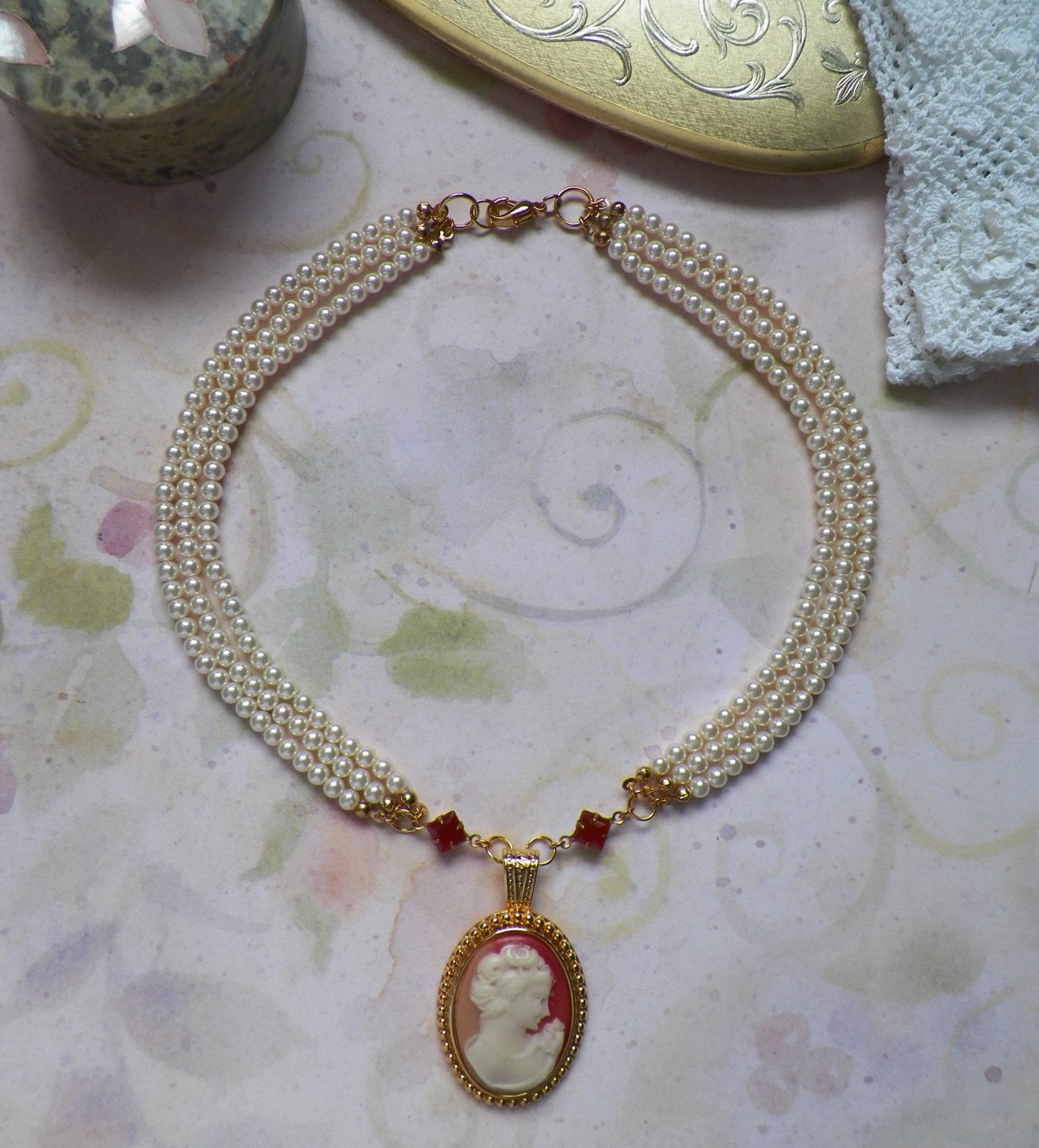 Cameo Pendant Necklace with Pearls
